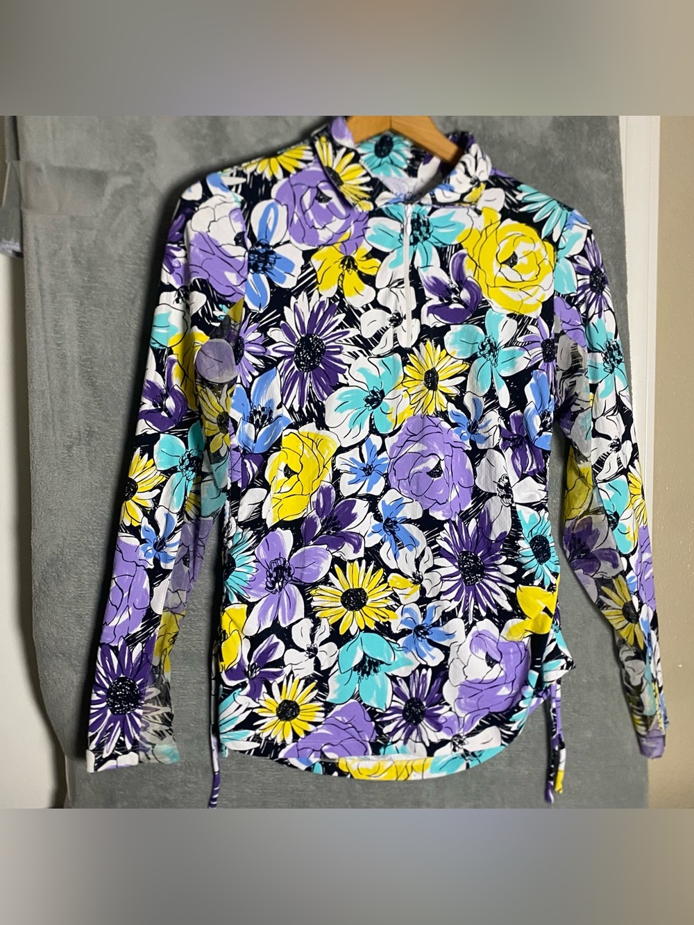 IBKUL Floral Long Sleeve 3/4 Zip Up lace sleeve Athletic outdoor White size M